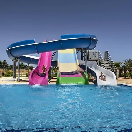 Three Bedroom Ariel With Sea View