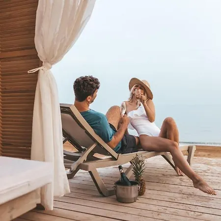 Three Bedroom Ariel With Sea View Apartment