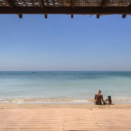 Three Bedroom Ariel With Sea View Lejlighed