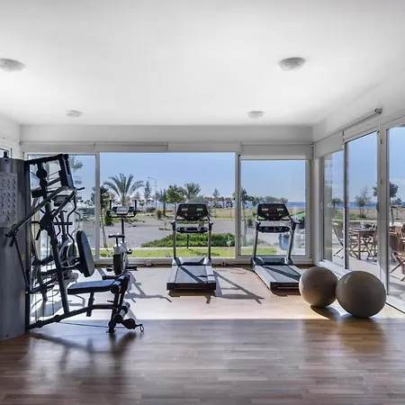 Three Bedroom Ariel With Sea View